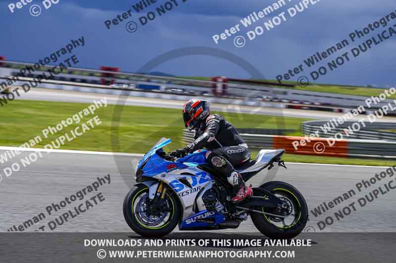 cadwell no limits trackday;cadwell park;cadwell park photographs;cadwell trackday photographs;enduro digital images;event digital images;eventdigitalimages;navarra;no limits trackdays;peter wileman photography;racing digital images;trackday digital images;trackday photos